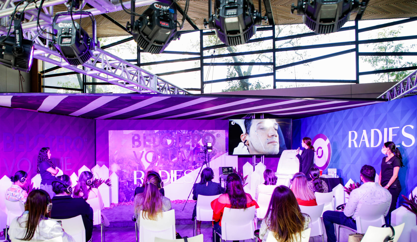 MERZ | ACTIVACIÓN “CASA MERZ” - 1