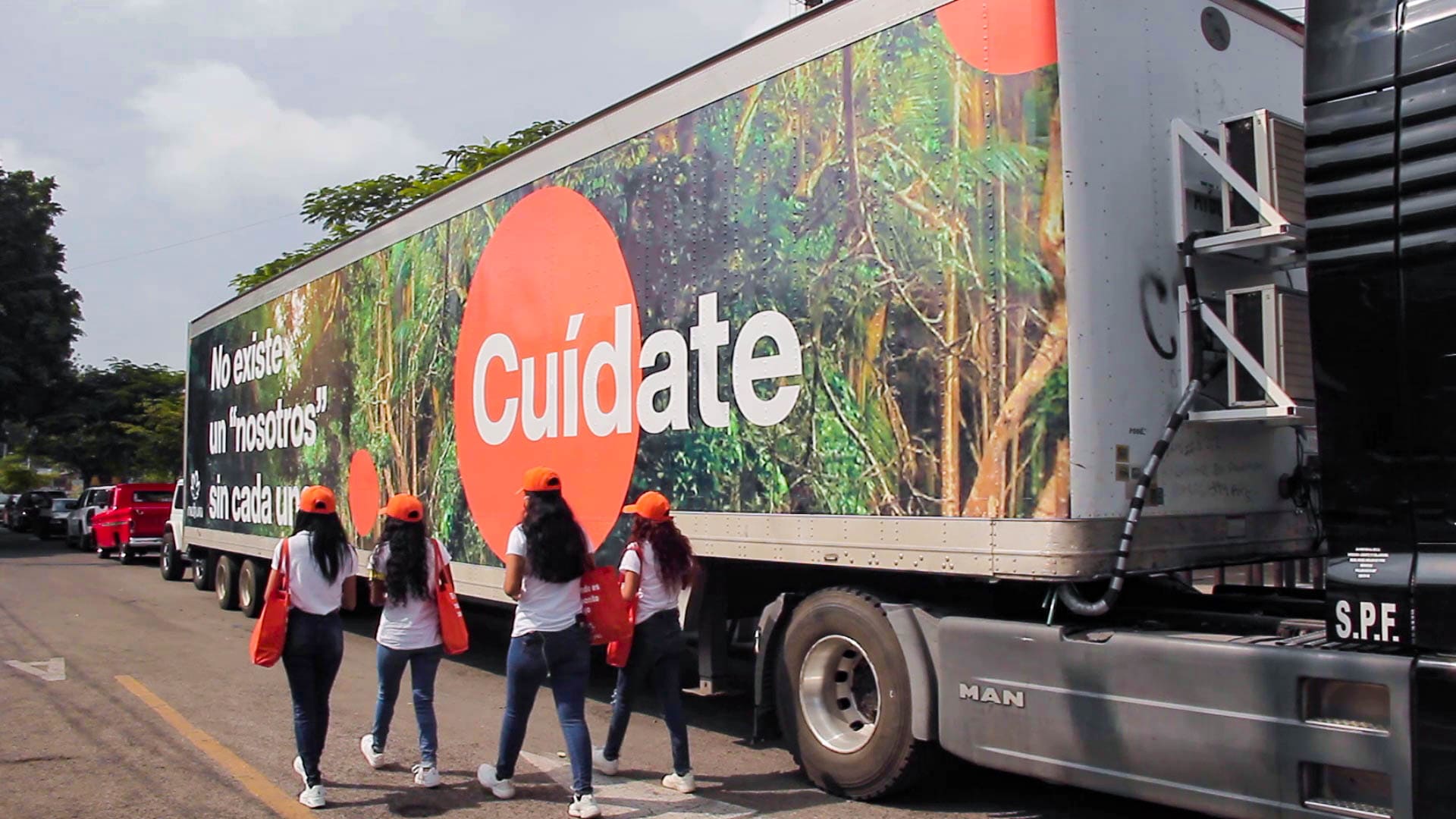 NATURA | ACTIVACIÓN “EL MUNDO ES MÁS BONITO CONTIGO” - 2